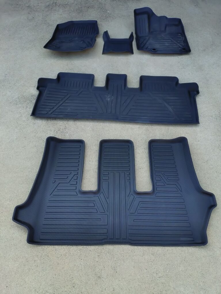 ホンダ フリード GB7 用フロアマット全体（装着前の写真）