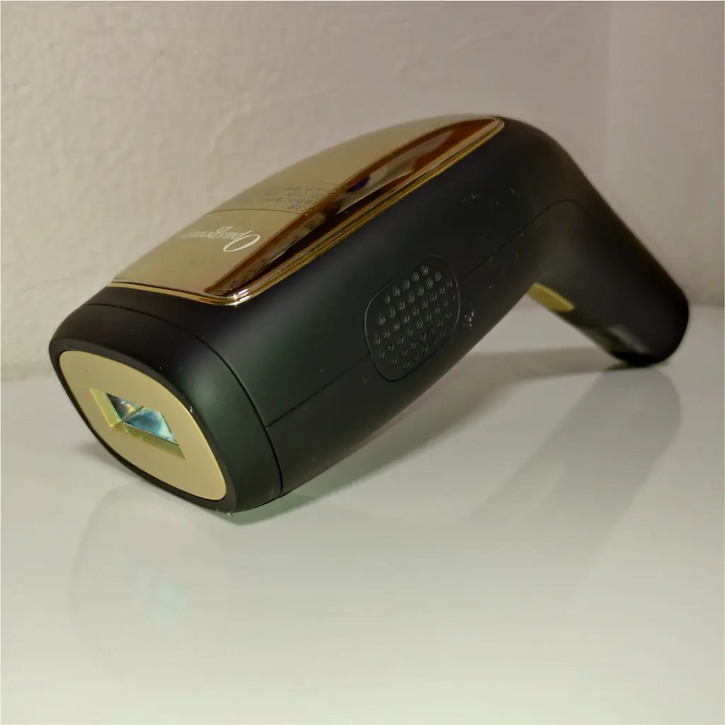 家庭用脱毛器オーパスビューティー03の照射口部分の写真