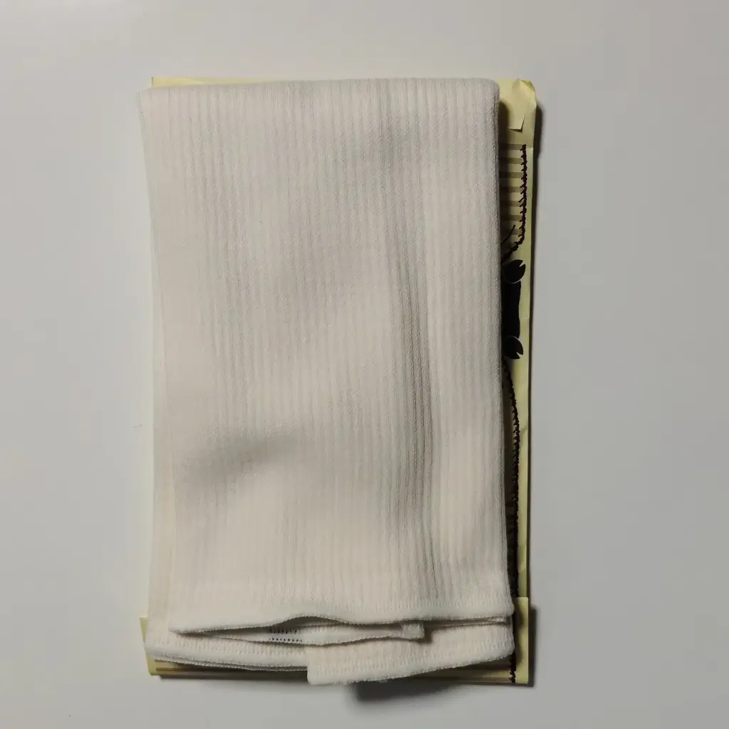 開封後の腹巻き（折りたたみ状態）