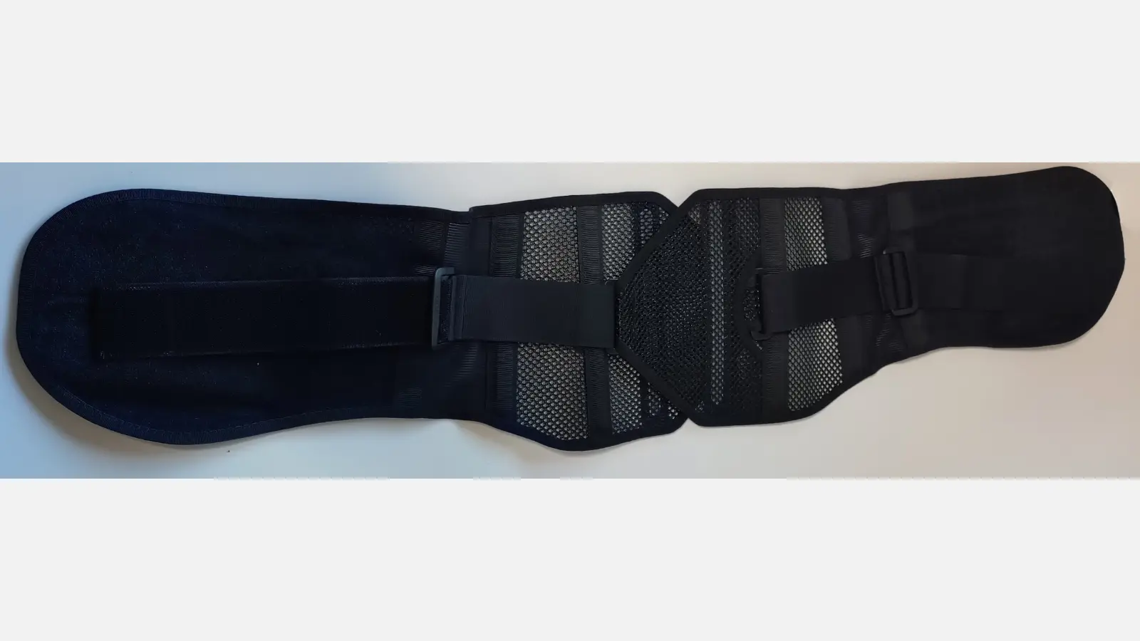 bonbone（ボンボーン）腰用コルセット プロハードを広げた状態（肌に触れない側）