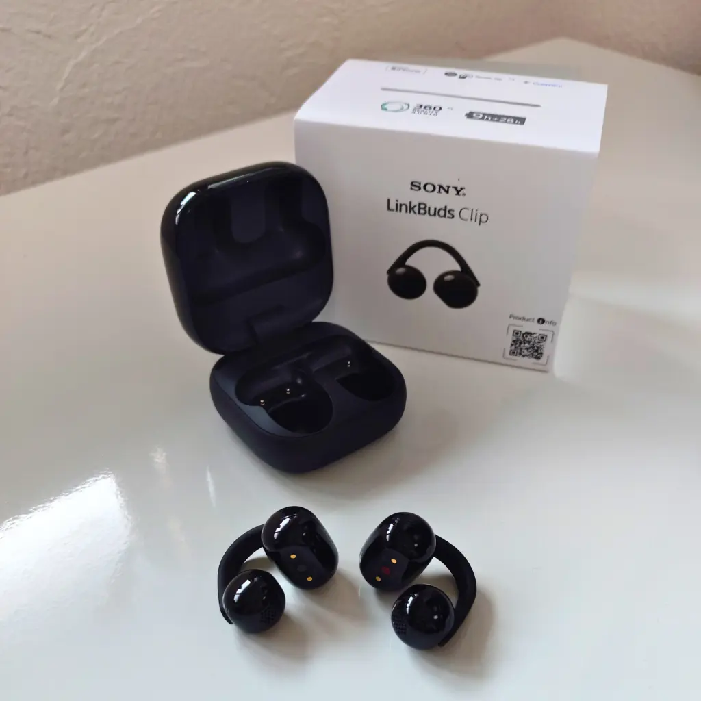 SONY LinkBuds Clip WF-LC900 YY2999外箱と充電ケース、本体の実物写真