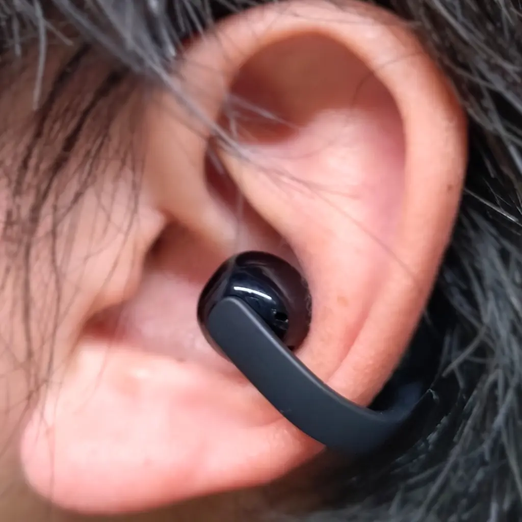 SONY LinkBuds Clip WF-LC900 YY2999 装着写真 ブラック